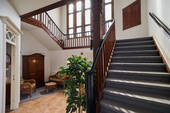 Treppe ins Obergeschoss - 