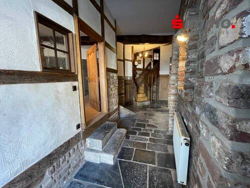 Eingangsdiele - Ansprechendes Einfamilienhaus als Denkmal im historischem Ortskern von Kornelimünster