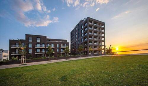 Außenansicht bei Sonnenaufgang - Diamant an der Schlei! - 829.900,00 EUR Kaufpreis,
