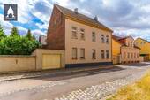 Haus - 9 Zimmer Mehrfamilienhaus, Wohnhaus zum Kaufen in Aschersleben
