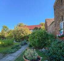 Schönes Grundstück mit Einfamilienhaus und Platz für weitere Bebauung - Berlin Rosenthal