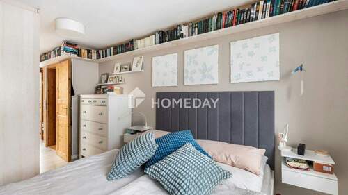 1. OG Schlafzimmer 2 - 