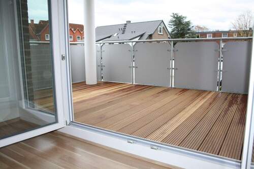 Großer, überdachter Balkon - 3 Zimmer Etagenwohnung in Delmenhorst