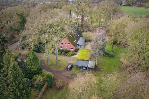 Luftbild - 7 Zimmer Einfamilienhaus zum Kaufen in Oyten