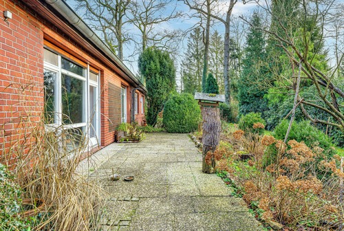 Terrasse Hauptwohnung - erster Eingang Wohnzimmer, dahinter zweiter Eingang Esszimmer - 