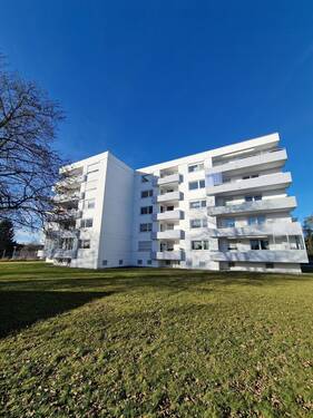Südansicht - Schöne große 4,5 Zimmerwohnung in Ummendorf