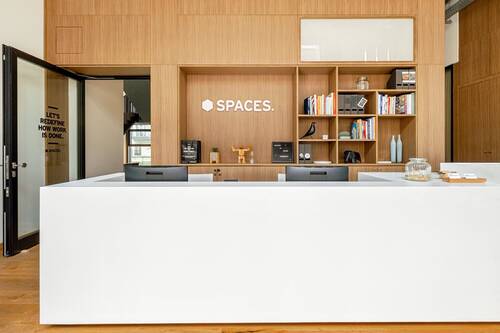 Rezeptionist.jpg - Büro mit 160,00 m&sup2; in Düsseldorf zur Miete