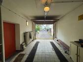 Große Garage mit Hauszugang - 