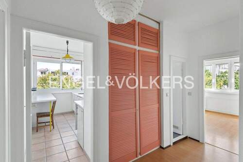 Flur mit Einbauschrank - 