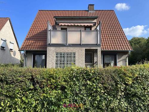 Außenansicht auf Ihre Einheit - Waldrandlage: Doppelhaushälfte im Einfamilienhaus-Stil als Ihr neues Domizil?