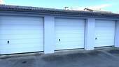 Garage mit elektrischem Tor - 