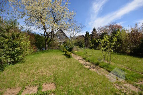 Blick von der Straße - Grundstück in Henstedt-Ulzburg