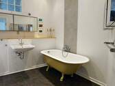Bad mit freistehender Wanne - 
