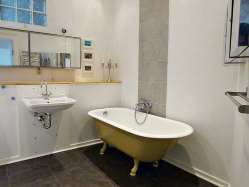 Bad mit freistehender Wanne - 