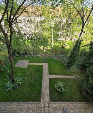 Blick in den Hausgarten - Etagenwohnung in Leipzig zum Kaufen