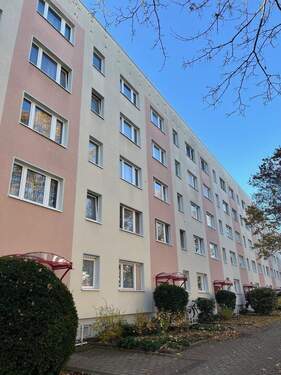 Hauseingang Lilo Herrmann Straße - 3 Zimmer Etagenwohnung zum Kaufen in Erfurt