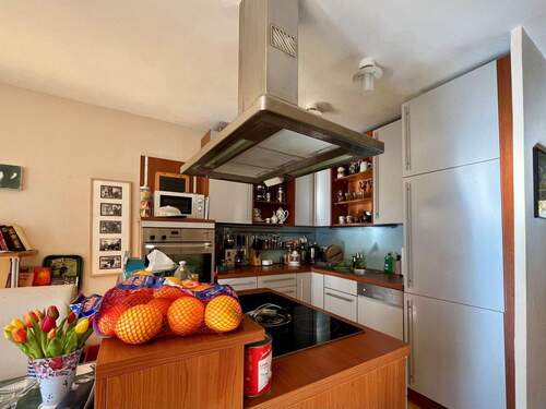 Küchenbereich mit Einbauküche - Etagenwohnung mit 73,00 m&sup2; in Erfurt zum Kaufen