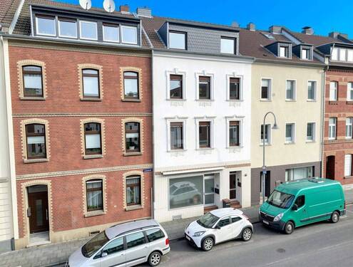 Straßenansicht - (KI generiert) - Historischer Charme trifft moderne Qualität - vollvermietetes Wohn- und Geschäftshaus
