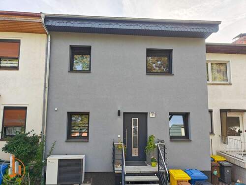 Ansicht von vorn - 4 Zimmer Reihenmittelhaus in Magdeburg