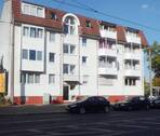Gebäudeansicht - Helle 3-Zimmer-Wohnung mit sonnigem Balkon in zentraler Lage