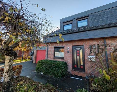 Straßenansicht - 5 Zimmer Doppelhaushälfte zum Kaufen in Wiefelstede