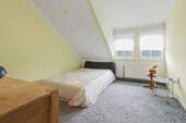 Schlafzimmer III OG (EFH) - 