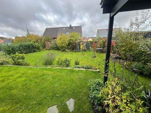 Blick in den Garten - 5 Zimmer Einfamilienhaus in Steinheim