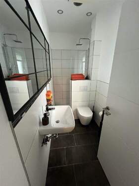 Bad mit Dusche Erdgeschoss - 