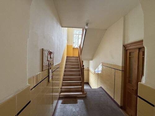 Treppenhaus - Etagenwohnung mit 90,40 m&sup2; in Bamberg zum Kaufen