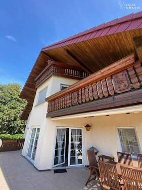 Balkone und große Terrasse - Haus im Haus, Mehrfamilienhaus mit 3 Parteien: Große Balkone & super Grundrisse!