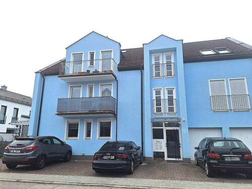 Außenansicht des Wohnhauses - **Wohntraum für Groß und Klein** Sehr reizvolle 3,5 Zi.-Dachgeschosswhg. +2 Stpl. in Eching (S1)