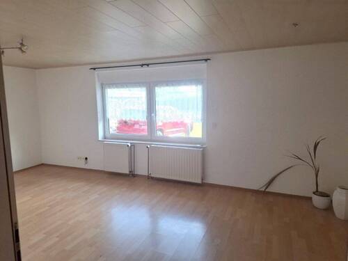 Wohnzimmer - 5 Zimmer Doppelhaushälfte zum Kaufen in Plaaz