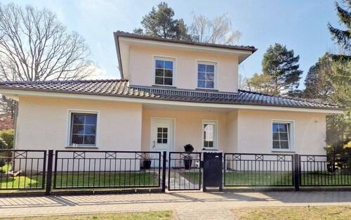 Hausansicht.jpg - Exklusiver Bungalow mit Garage in Glienicke-Nordbahn
