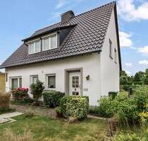 Freistehendes Ein- Zweifamilienhaus mit großem Garten in ruhiger Sackgassenlage - Bad Salzuflen Werl-Aspe