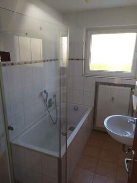 Bäder baugleich EG und OG - 