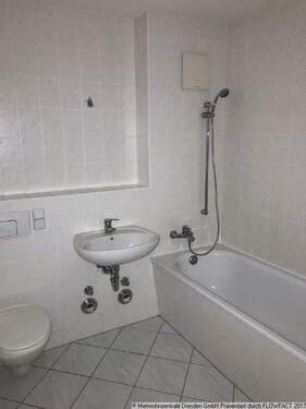 Bad-Musterbild - 2 Zimmer mit Balkon Niedersedlitz - 