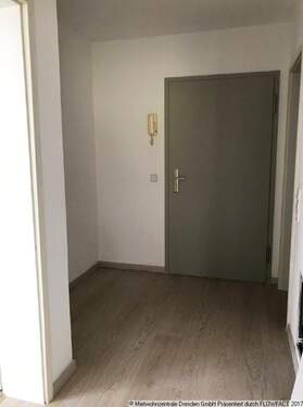 Flur-Musterbild - 2 Zimmer mit Balkon Niedersedlitz - 