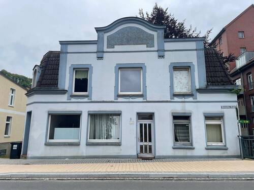 Außenansicht - Sanierungsbedürftiges Ein- bis Zweifamilienhaus in Reinfeld - Provisionsfrei!