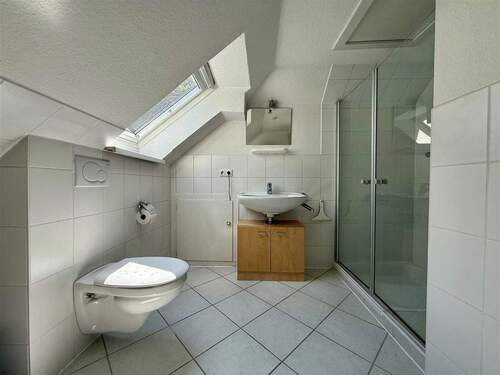Duschbad mit Fenster OG - 