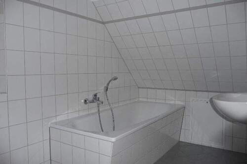 Bad - Etagenwohnung mit 35,00 m² in Hude zur Miete