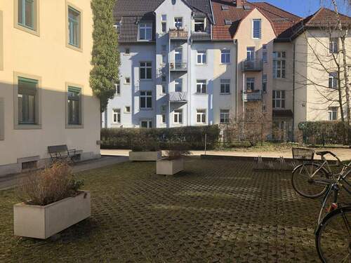 PKW Plätze.jpg - 1 Zimmer Mehrfamilienhaus, Wohnhaus in Dresden