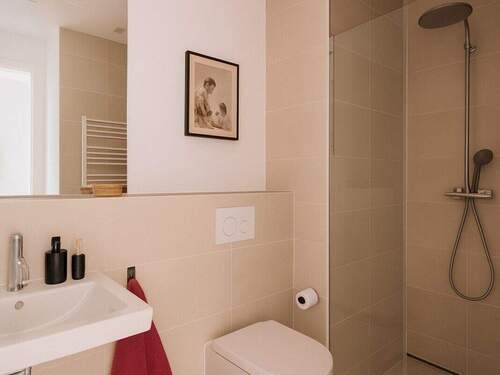 Bathroom 2 - 