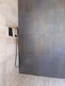 ...mit großer bodengleicher Dusche - 