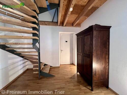 Eingangsbereich Hauptwohnung - Mehrfamilienhaus, Wohnhaus mit 206,00 m&sup2; in Trier zum Kaufen