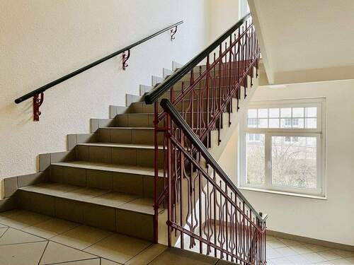 Treppenhaus - Etagenwohnung mit 50,10 m&sup2; in Dresden zum Kaufen