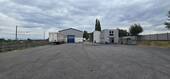 Ansicht geschlossene Lagerhalle mit Bürogebäude - Halle in Hürth