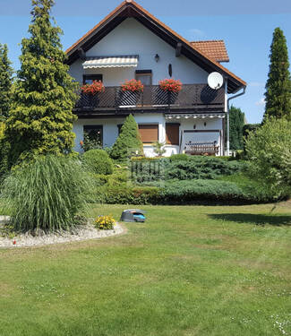 Hausansicht hinten - Top gepflegtes Zweifamilienhaus im schönen Meuro