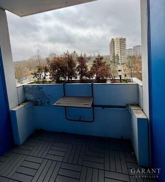 Kleiner Balkon vom Essbereich zu betreten - 3 Zimmer Etagenwohnung zum Kaufen in Darmstadt