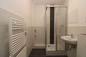 Beispiel Bad mit Dusche - 2 Zimmer Etagenwohnung in Freiberg