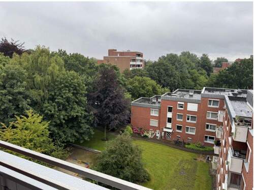 Blick vom Balkon - 2 Zimmer Etagenwohnung zur Miete in Hamburg